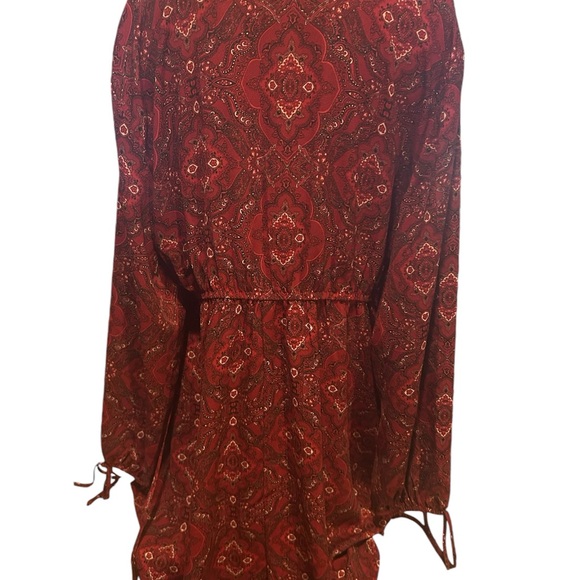 Maurice’s red and paisley print long sleeve dress. Tie back and ruffles top - Picture 7 of 9